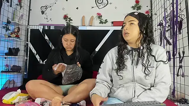 abby eemily online show from November 2025 12:17:01 PM