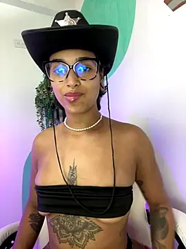 LollaByer online show from December 2025 09:09:02 PM