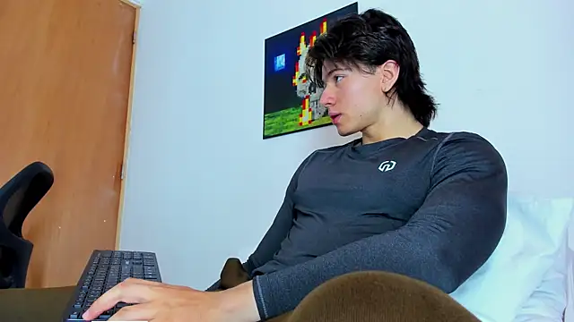 AngelBennet  online show from June 2026 05:07:01 PM