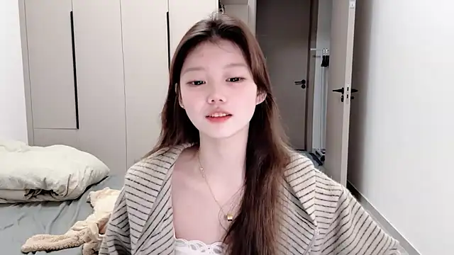 yangyang-1115 online show from October 2025 05:10:01 AM