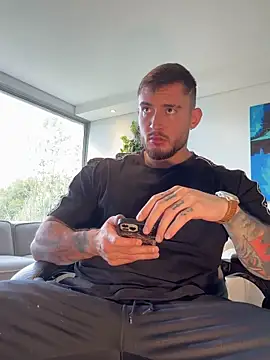 DimitriSullivan  online show from April 2026 01:28:01 PM