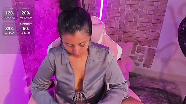 Snapshot of Lady_Rey chatting on February 2026 01:33:01 AM Lady Rey online show from February 2026 01:33:01 AM