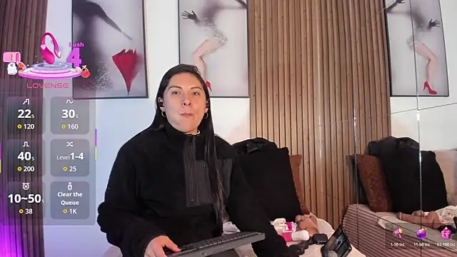 Snapshot of Ella_Rousse chatting on December 2025 11:52:01 AM Ella Rousse online show from December 2025 11:52:01 AM