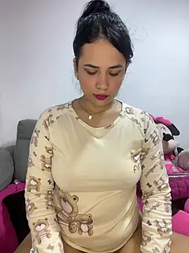 Snapshot of Leyna_Kenet chatting on January 2025 04:26:01 AM Leyna Kenet online show from January 2025 04:26:01 AM