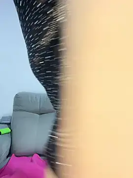 Snapshot of Leyna_Kenet chatting on February 2025 04:42:02 AM Leyna Kenet online show from February 2025 04:42:02 AM