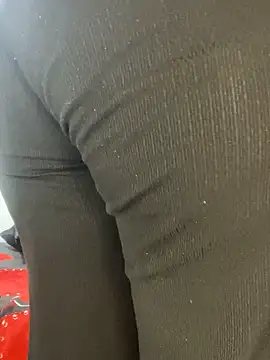 Snapshot of Leyna_Kenet chatting on October 2025 04:11:01 AM Leyna Kenet online show from October 2025 04:11:01 AM