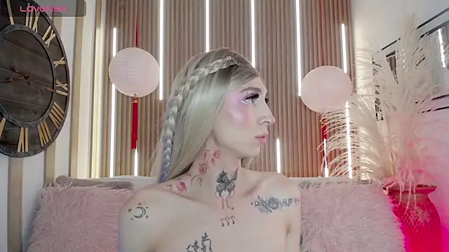 Aniie Doll online show from January 2026 08:32:02 PM