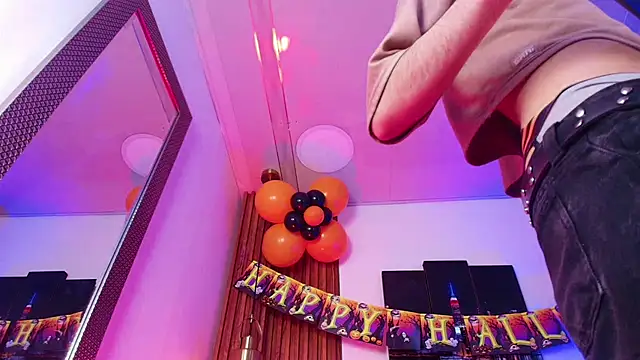 Noah Xitruxx online show from October 2025 03:15:02 AM