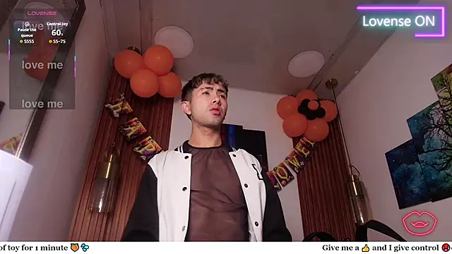 Noah Xitruxx online show from October 2025 04:02:02 AM