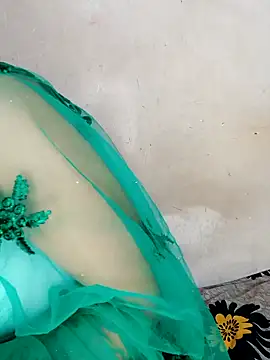 xpihu online show from April 2026 06:03:01 PM