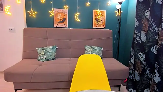 Snapshot of Xloe_Queen chatting on March 2025 02:32:02 PM Xloe Queen online show from March 2025 02:32:02 PM