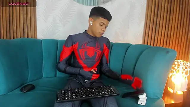 Jeffry wolvess online show from March 2025 06:21:02 PM