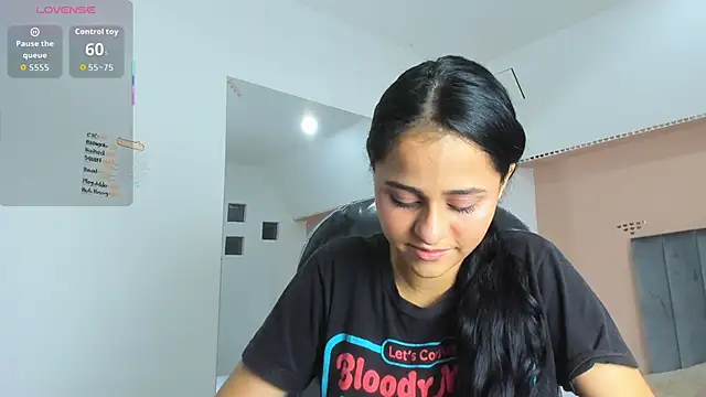 Giselle Roldan online show from November 2025 02:10:01 AM