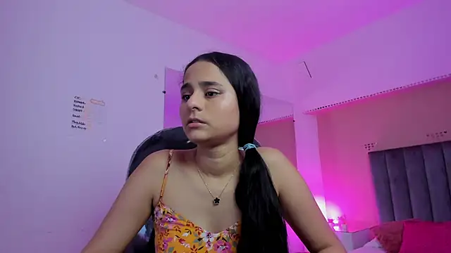 Giselle Roldan online show from March 2026 08:05:02 PM