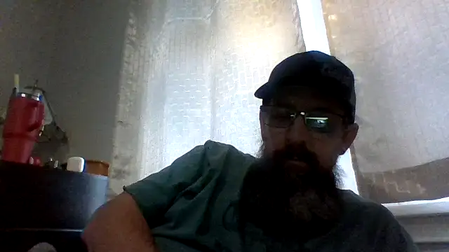 Snapshot of Huskers2020 chatting on December 2024 10:39:02 PM Huskers2020 online show from December 2024 10:39:02 PM