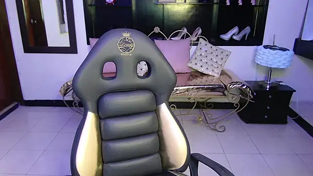 Angela Diaz  online show from January 2025 12:10:01 PM