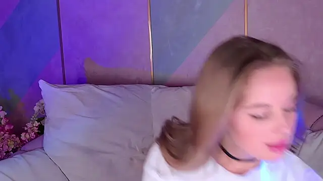 BeatriceEsmont online show from March 2025 09:27:01 PM