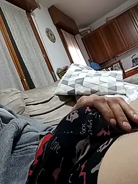 Snapshot of dariodario chatting on October 2025 08:38:01 AM dariodario online show from October 2025 08:38:01 AM