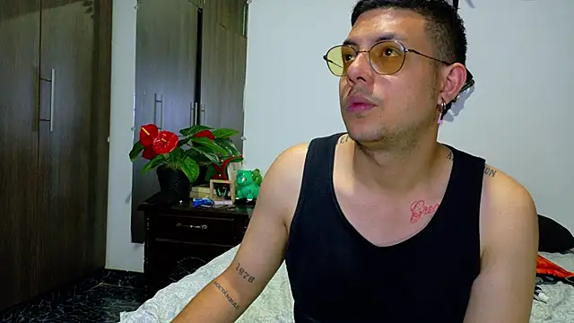 Nymphobuddies online show from December 2024 10:11:01 PM