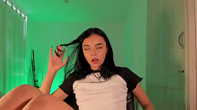 Snapshot of AnabelWolf chatting on January 2025 08:47:01 PM AnabelWolf online show from January 2025 08:47:01 PM