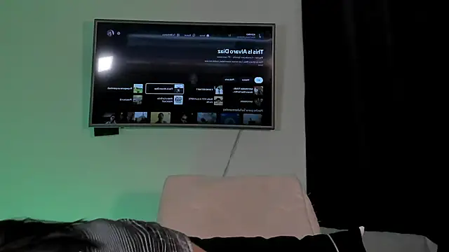 Snapshot of AnabelWolf chatting on February 2025 09:32:02 PM AnabelWolf online show from February 2025 09:32:02 PM