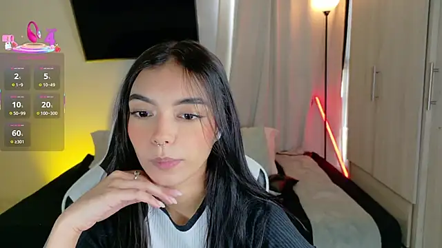 Snapshot of AnabelWolf chatting on September 2025 05:35:02 PM AnabelWolf online show from September 2025 05:35:02 PM