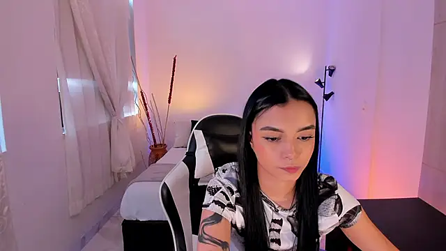 Snapshot of AnabelWolf chatting on October 2025 04:30:02 PM AnabelWolf online show from October 2025 04:30:02 PM