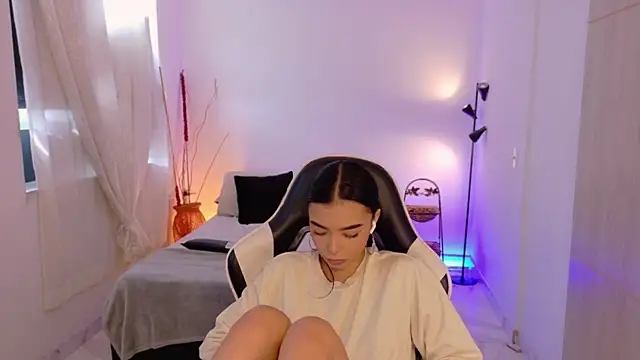 AnabelWolf online show from November 2025 03:04:01 PM