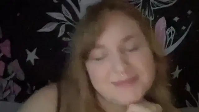 Snapshot of thickgingergoddess chatting on February 2025 10:09:02 PM thickgingergoddess online show from February 2025 10:09:02 PM