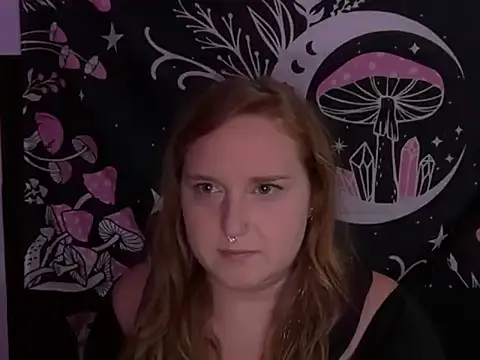 Snapshot of thickgingergoddess chatting on October 2025 03:59:02 AM thickgingergoddess online show from October 2025 03:59:02 AM