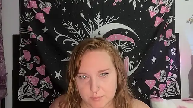 Snapshot of thickgingergoddess chatting on October 2025 03:50:01 AM thickgingergoddess online show from October 2025 03:50:01 AM