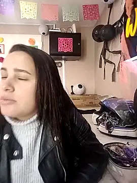 Victoria Ponce1 online show from October 2025 05:17:01 PM