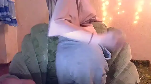 Snapshot of MelxMellie chatting on February 2025 10:06:02 PM MelxMellie online show from February 2025 10:06:02 PM