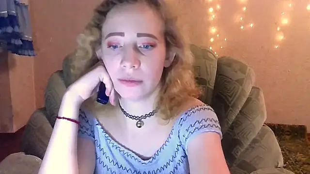 Snapshot of MelxMellie chatting on February 2025 01:58:01 AM MelxMellie online show from February 2025 01:58:01 AM