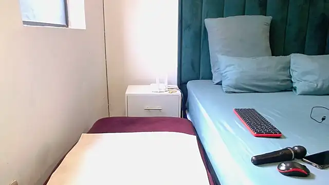 LolaTwerksXX online show from April 2026 11:33:01 AM