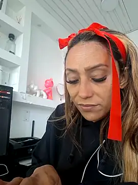 salome drasin online show from January 2026 12:44:02 PM