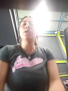 Snapshot of LIZ-06_ chatting on February 2025 01:11:02 PM LIZ-06 online show from February 2025 01:11:02 PM