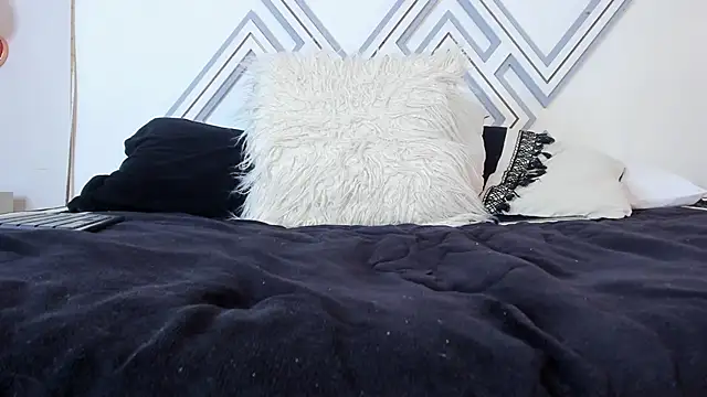 Snapshot of Radiant_Naomi chatting on March 2025 05:56:01 PM Radiant Naomi online show from March 2025 05:56:01 PM