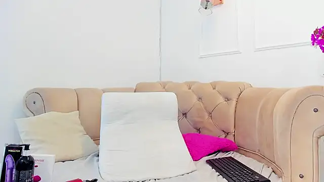 Snapshot of briannaduque chatting on February 2025 03:38:01 PM briannaduque online show from February 2025 03:38:01 PM