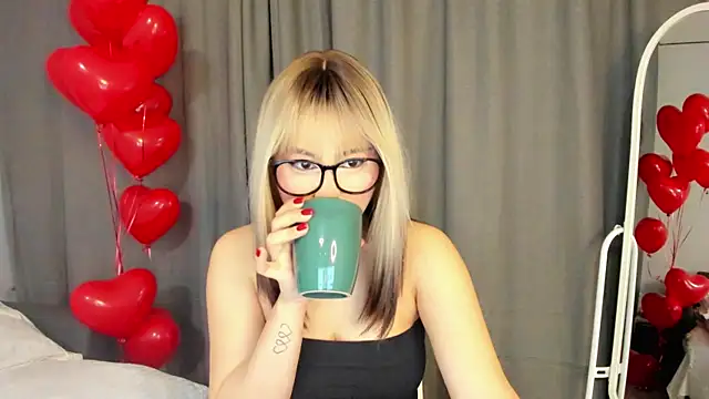 may mia online show from February 2025 10:36:01 PM