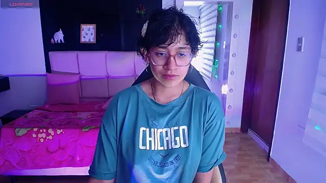 Lili Gomez  online show from January 2026 11:23:01 AM