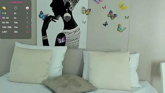 Adelesmithh online show from October 2025 11:38:02 AM