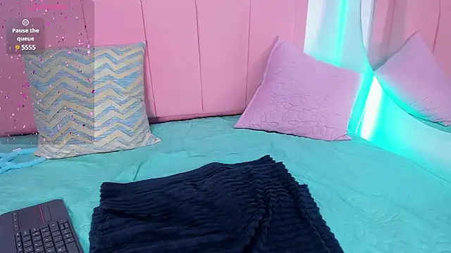 amandalee01 online show from March 2025 04:45:02 PM