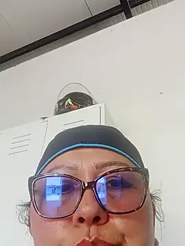 Darly Gomez online show from February 2025 03:32:02 PM