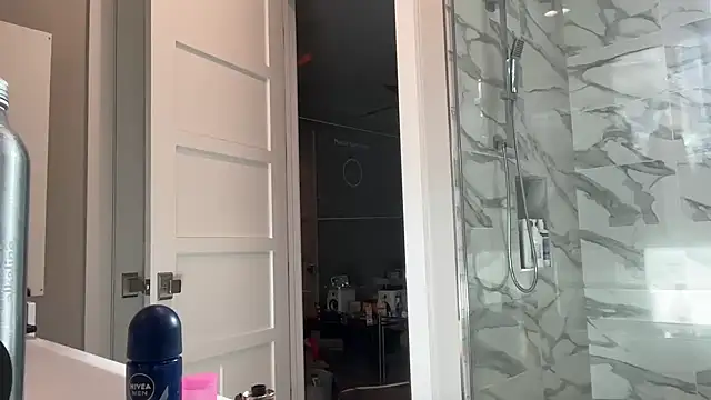 69woodinson online show from March 2026 01:39:01 PM