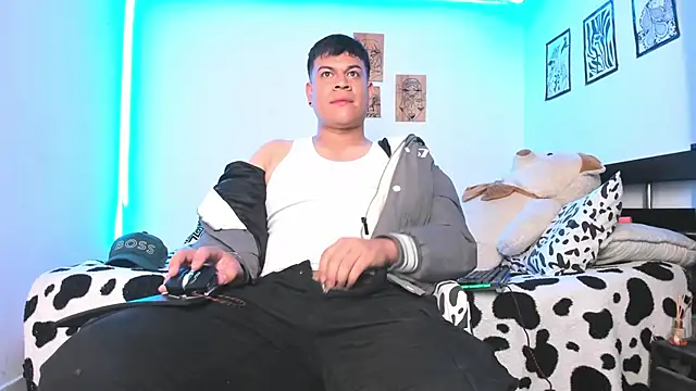 Snapshot of Nicolaskoling chatting on December 2024 03:45:02 AM Nicolaskoling online show from December 2024 03:45:02 AM