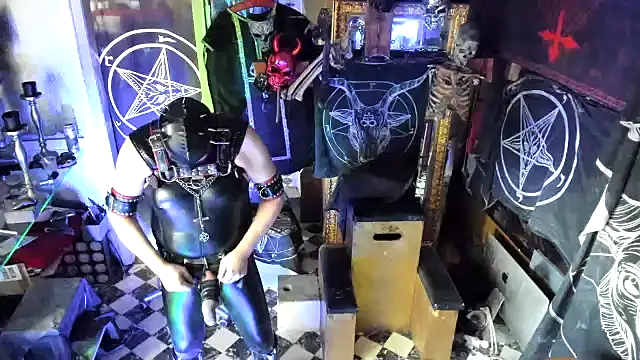 Snapshot of BULGEDEMON chatting on November 2025 09:21:02 AM BULGEDEMON online show from November 2025 09:21:02 AM