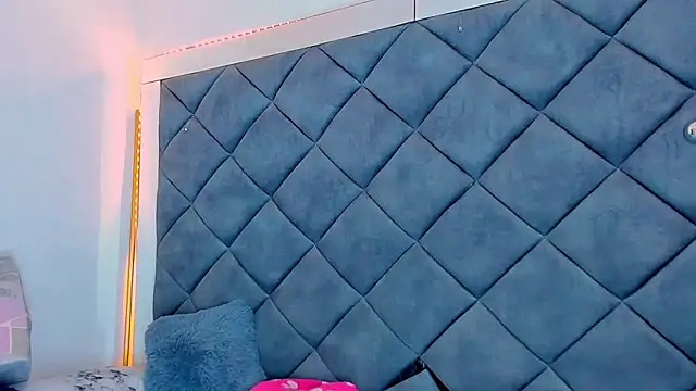 Nellyhills online show from January 2025 12:01:01 AM