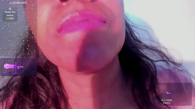 Snapshot of KamariaFyre chatting on January 2025 12:18:01 AM KamariaFyre online show from January 2025 12:18:01 AM