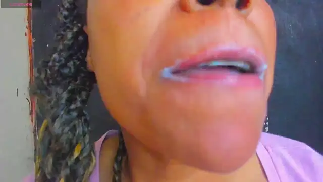 KamariaFyre online show from October 2025 03:54:02 AM